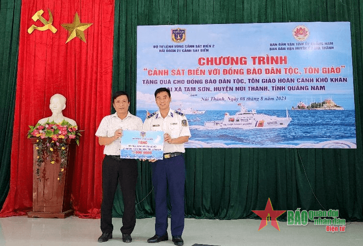 Hải đoàn 21, Bộ tư lệnh Vùng Cảnh sát biển 2 tổ chức Chương trình “Cảnh sát biển với đồng bào dân tộc, tôn giáo”