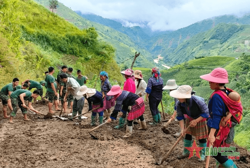 Bộ đội chủ lực Quân khu 2 nơi tâm lũ Mù Cang Chải