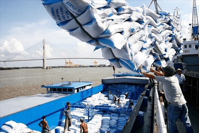 Bộ Công thương ban hành chỉ thị về xuất khẩu gạo và bình ổn thị trường trong nước