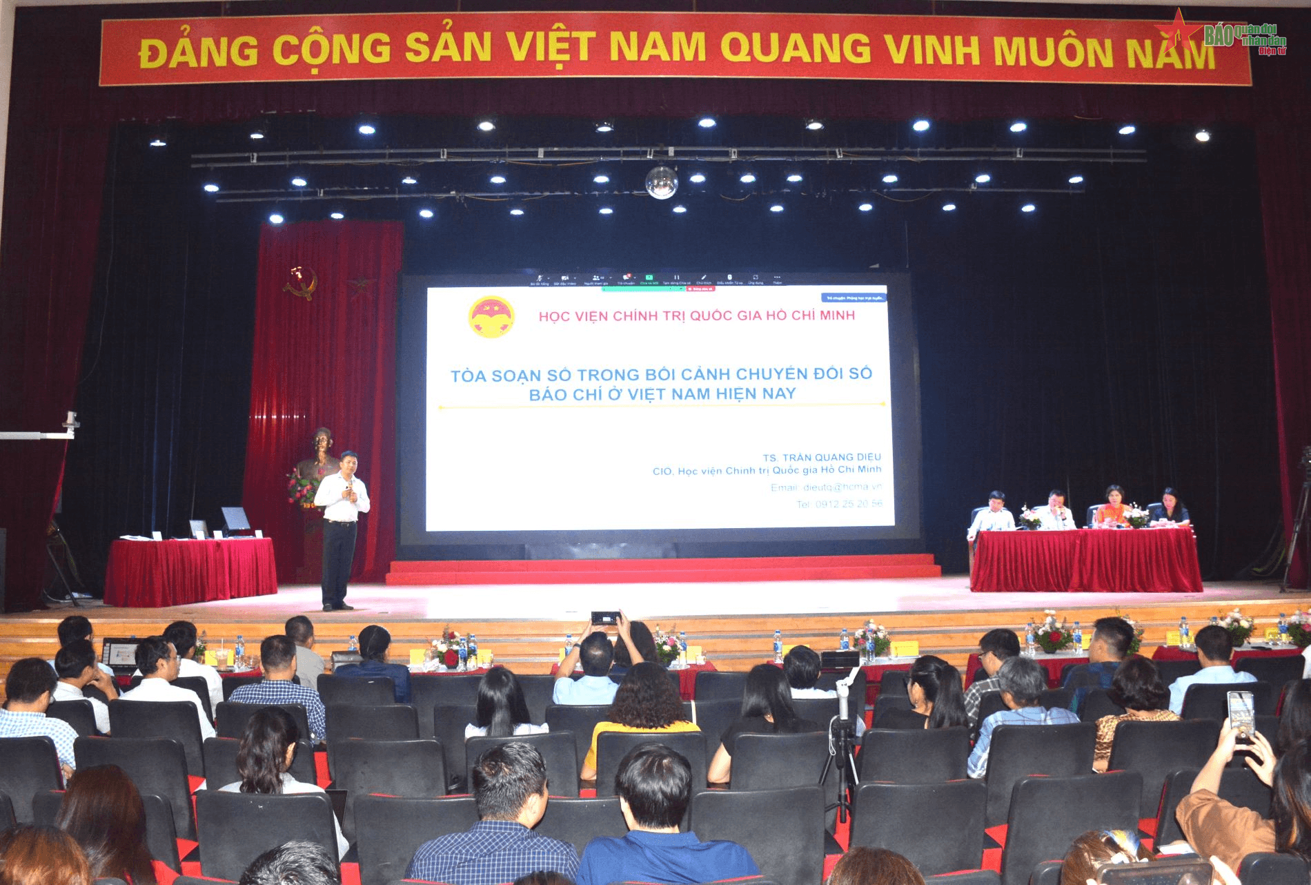 Xác định vai trò của công nghệ trong quản trị tòa soạn số