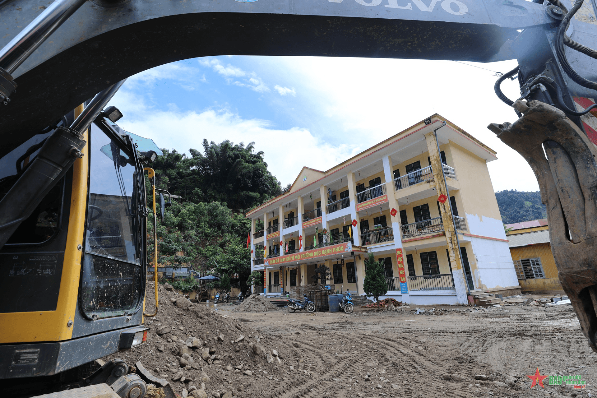 Mù Cang Chải vượt khó đón năm học mới đúng kế hoạch