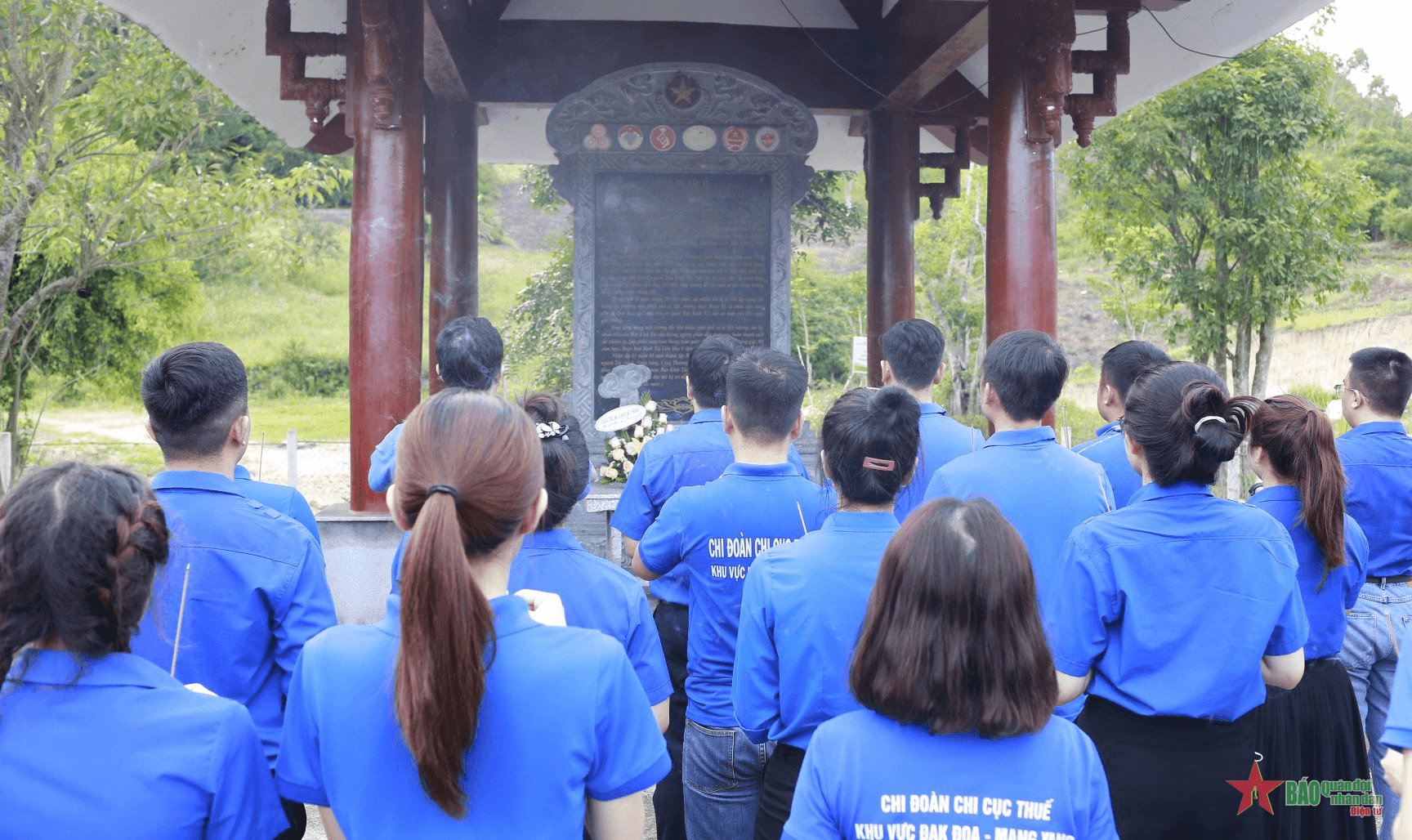 Đoàn viên ngành tài chính tỉnh Gia Lai hành trình về nguồn tại khu di tích K10