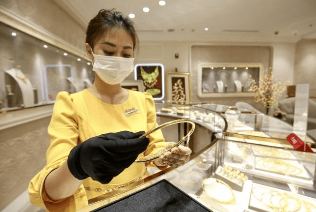 Giá vàng chiều nay (28-8): Bật tăng