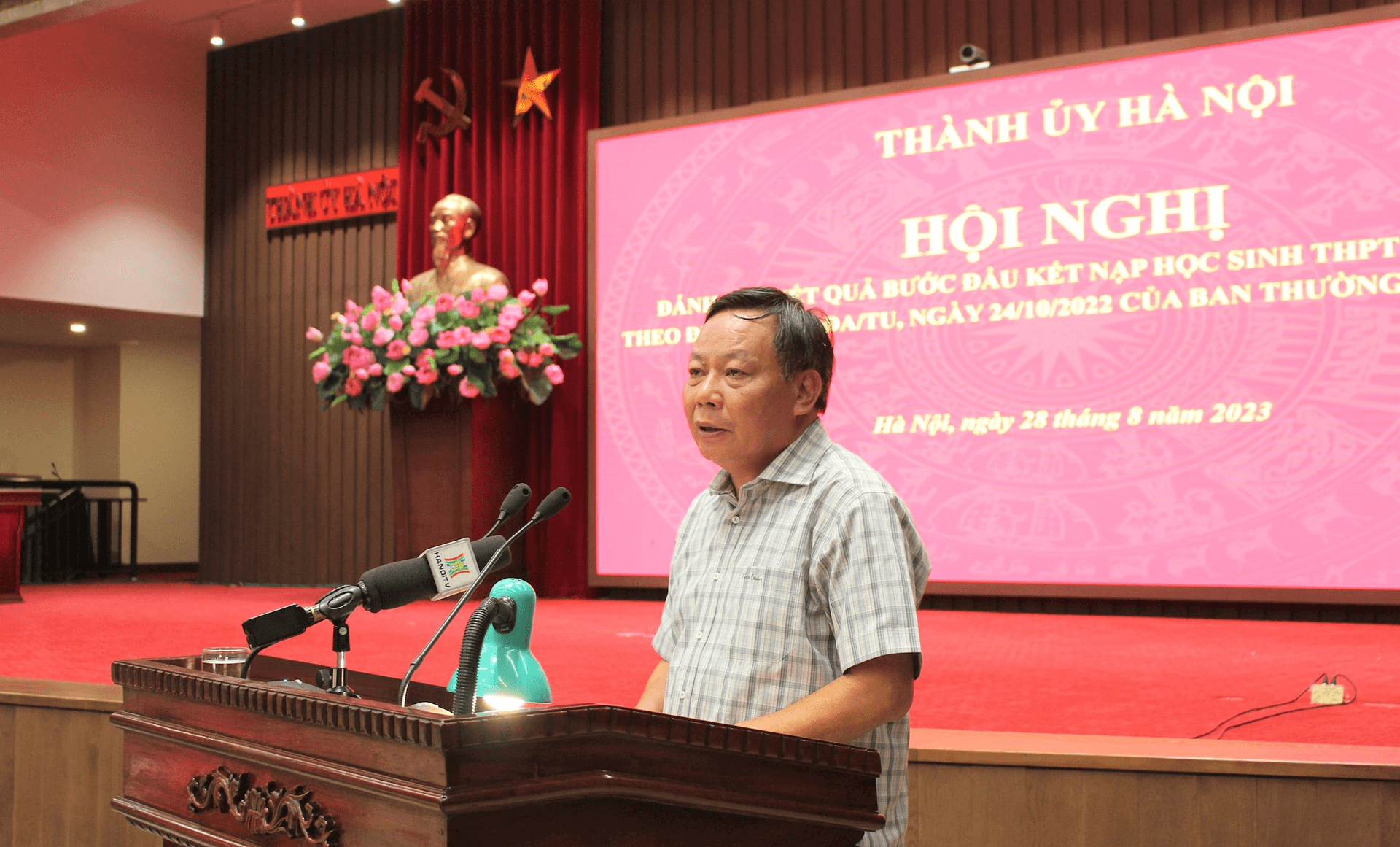 Hà Nội nâng cao chất lượng kết nạp học sinh vào Đảng