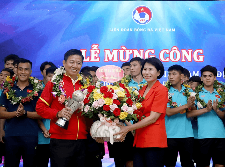 Bình luận: Thu hoạch mùa trẻ
