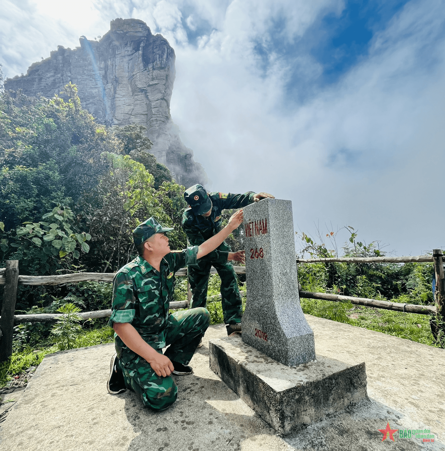 Về bản Cột Mốc lắng nghe hơi thở biên cương