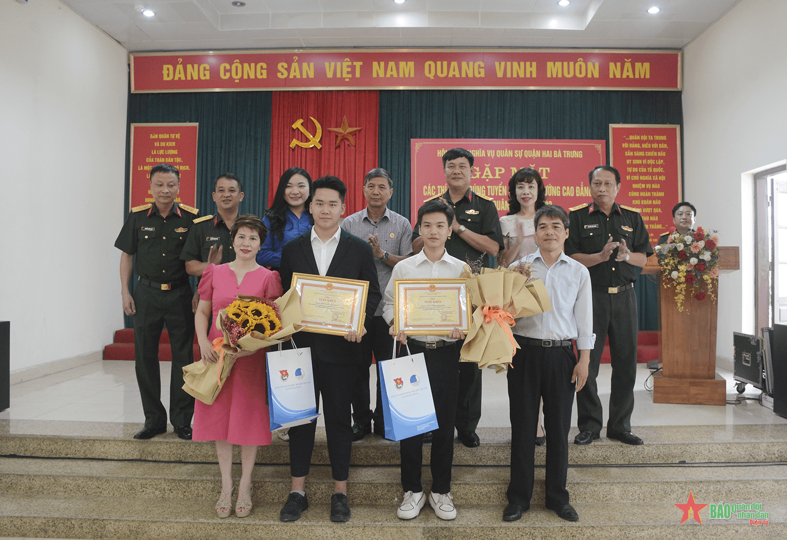 Gặp mặt thí sinh trúng tuyển vào các trường cao đẳng, đại học quân sự năm 2023