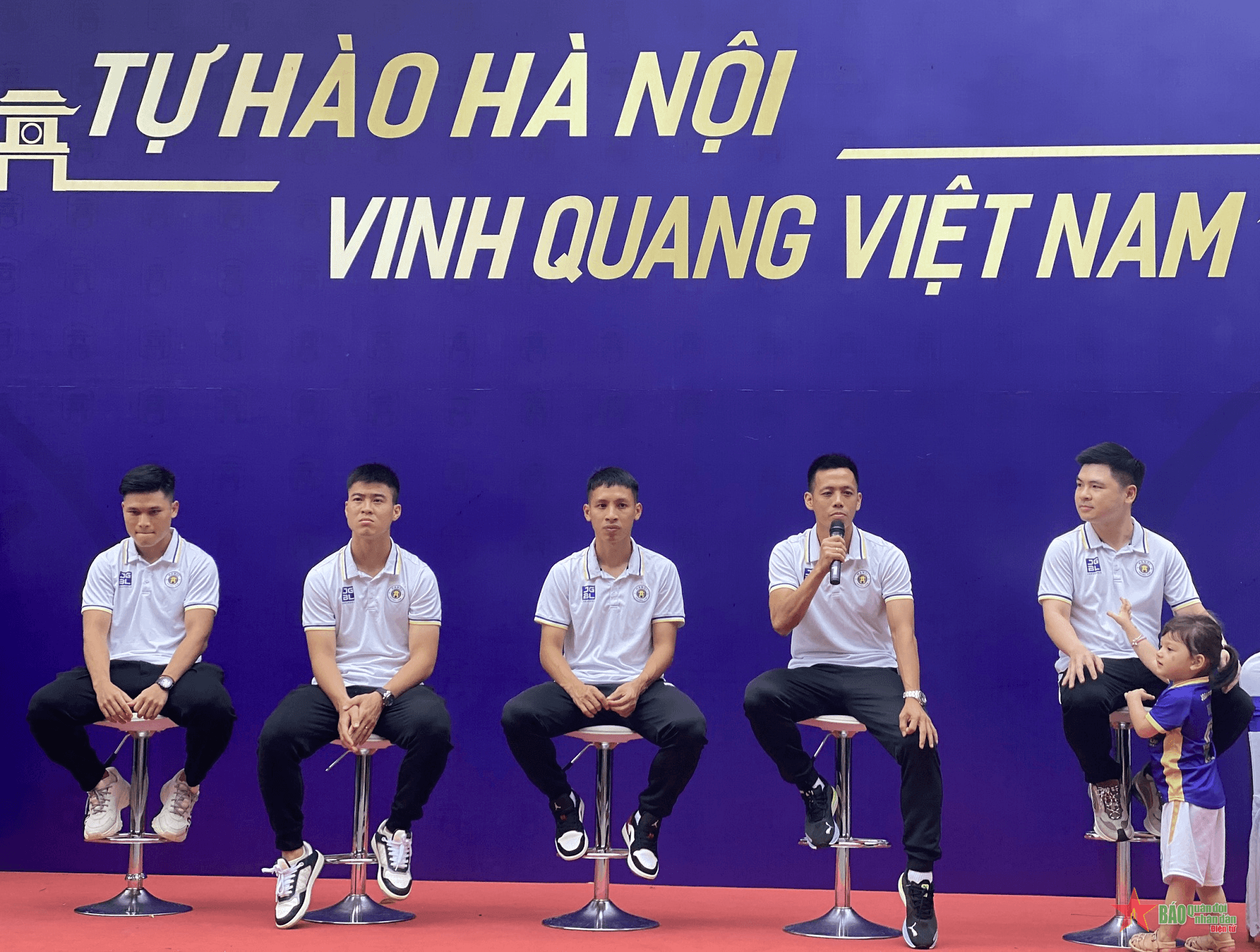 Hà Nội FC sẽ đá đẹp và cống hiến tại AFC Champions League