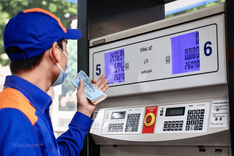 Chiều nay (11-9), giá xăng vẫn giữ nguyên, giá dầu tăng