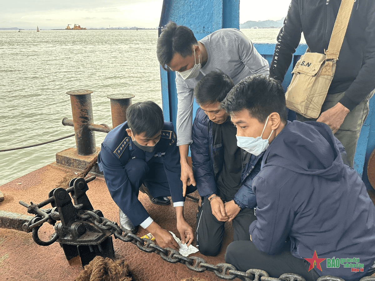 Hoạt động buôn bán, vận chuyển trái phép chất ma túy - "Nóng" cả đường biển, đường hàng không, bưu điện