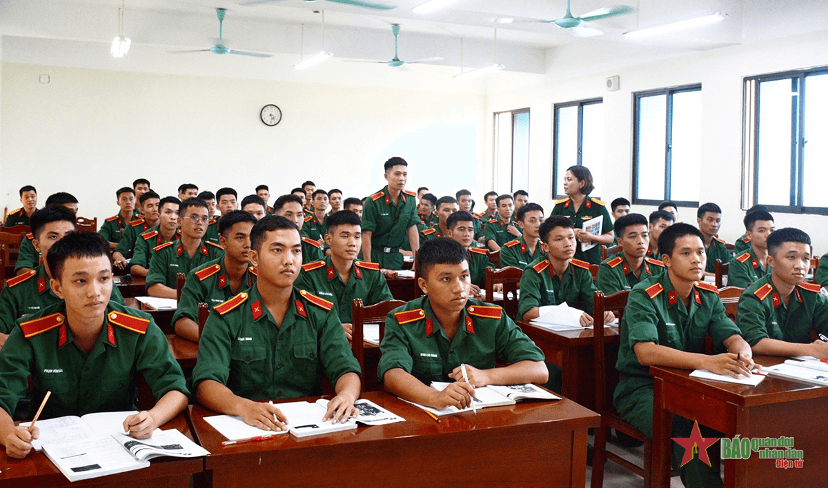 Chăm lo xây dựng môi trường văn hóa sư phạm mẫu mực