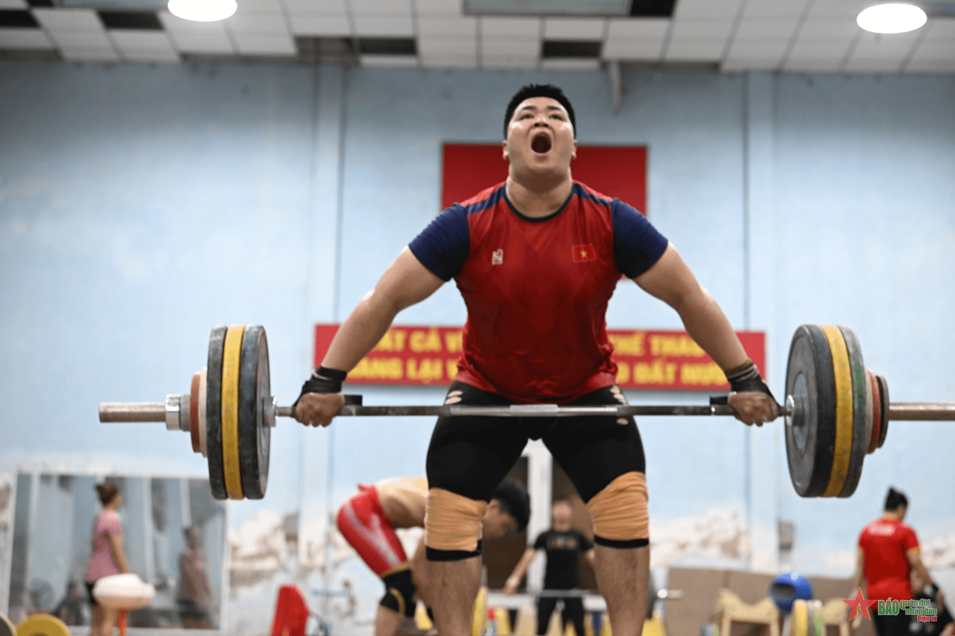 Cử tạ Việt Nam nỗ lực vì mục tiêu kép