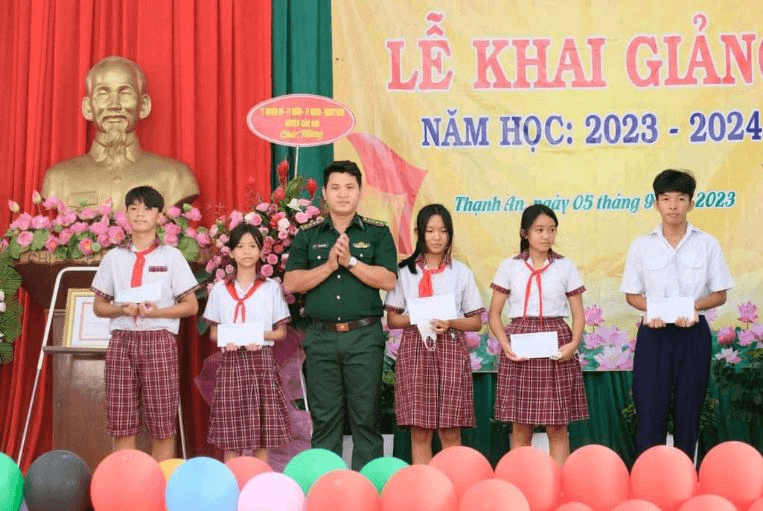 Chung sức "trồng người" trên xã đảo Thạnh An
