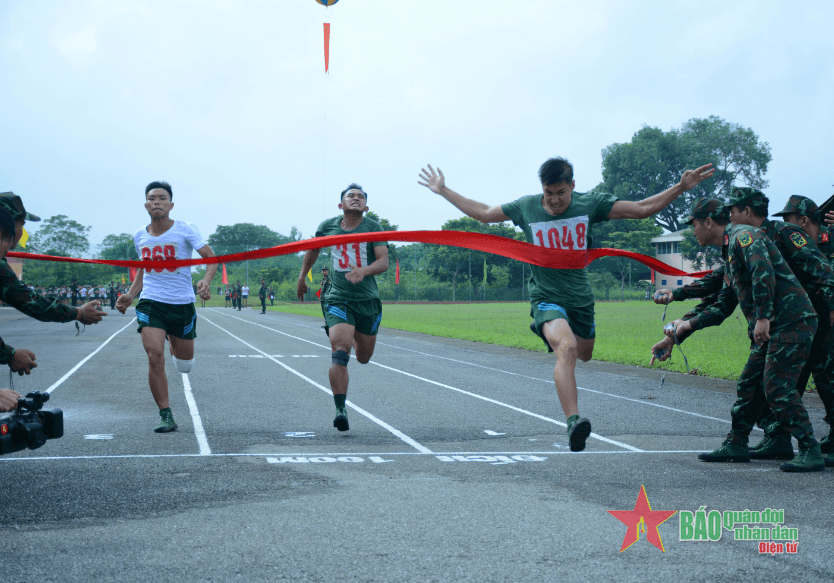 Bộ đội Quân khu 1 so tài thể thao