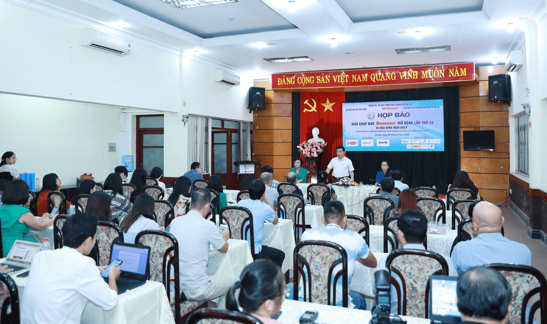 1.500 vận động viên tranh tài chung kết giải chạy Báo Hànộimới 2023