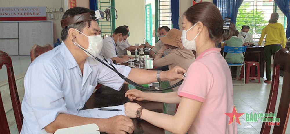 Chăm sóc sức khỏe nhân dân, nâng cao thể trạng, tầm vóc người dân tộc thiểu số; phòng chống suy dinh dưỡng trẻ em: Những năm tháng ân tình với đồng bào của người lính Biên phòng nơi biên cương Tổ quốc