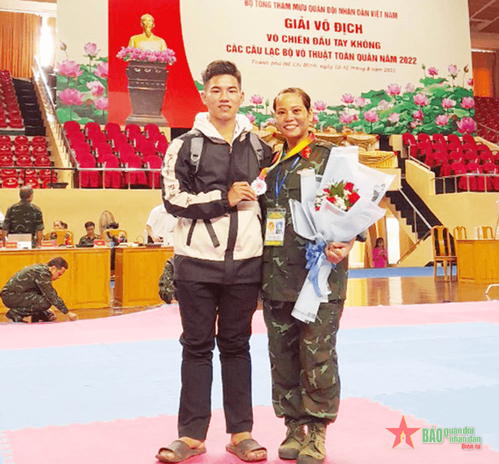 “Bông hồng thép” của Trường Sĩ quan Lục quân 2