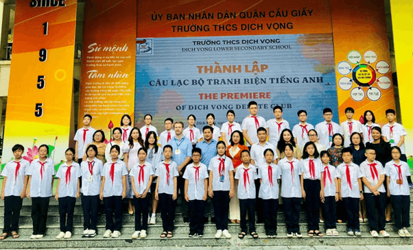 Trường Trung học cơ sở Dịch Vọng “mở khóa hội nhập”