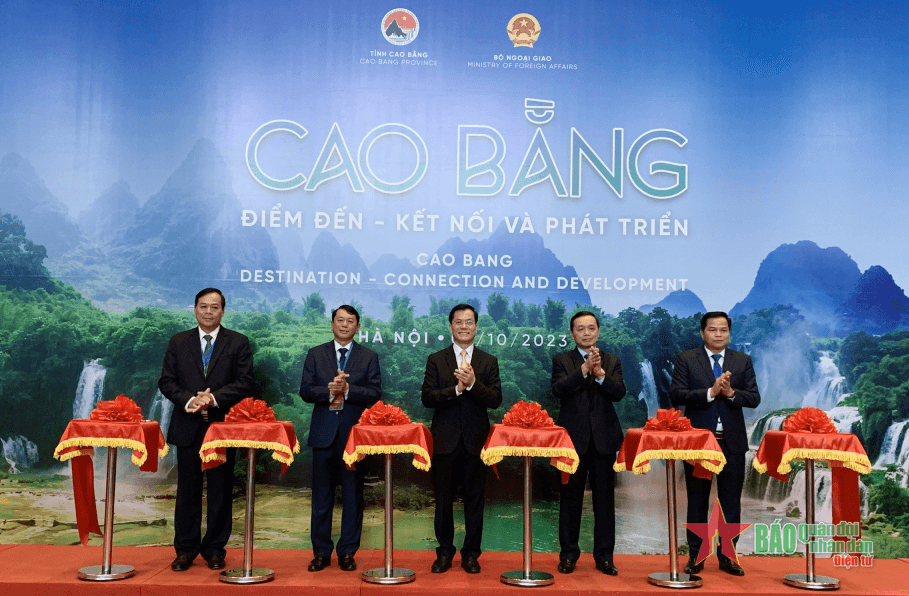 Đầu tư phát triển Cao Bằng tương xứng với tiềm năng