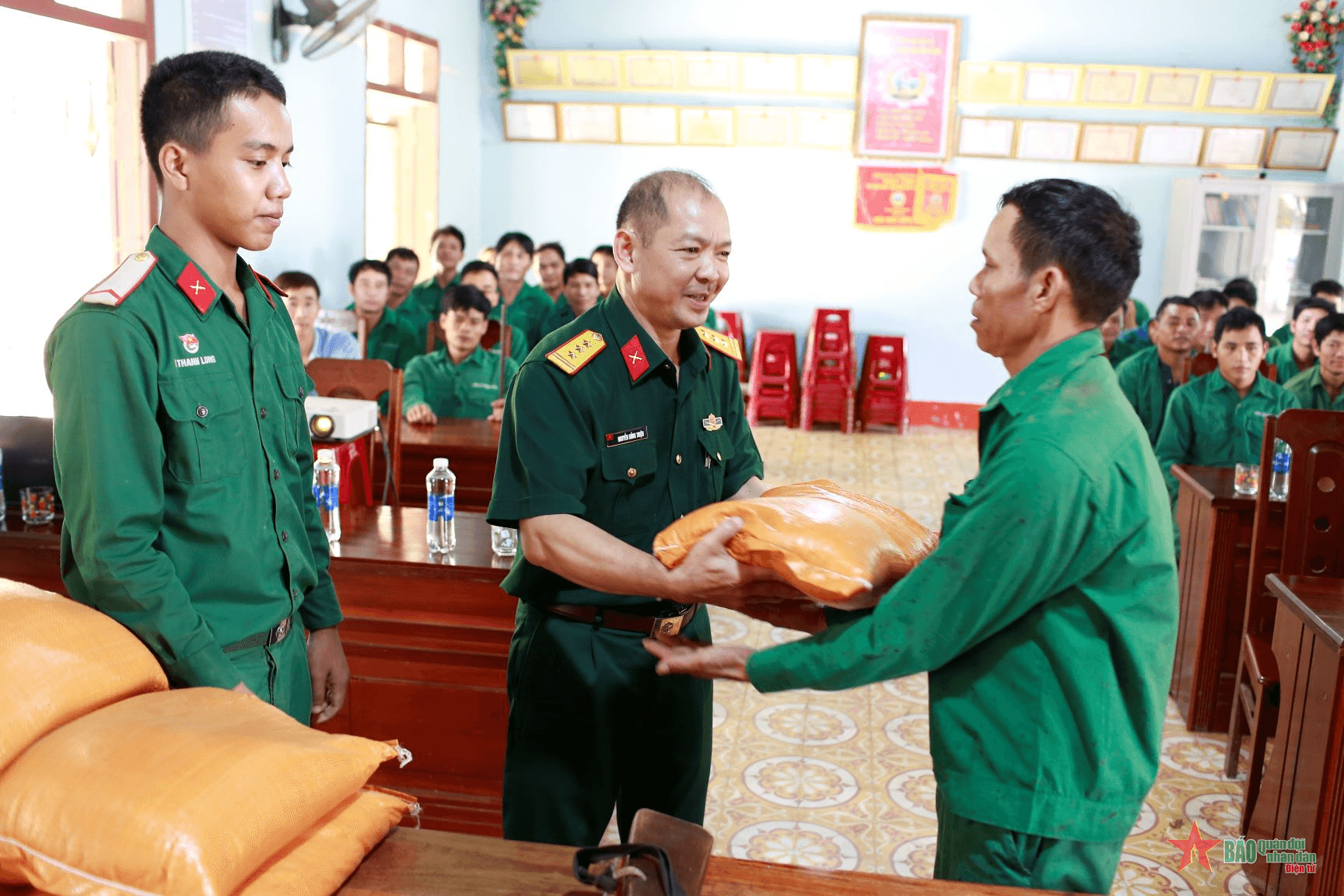 Để “nghe dân nói, nói dân hiểu”, phải biết tiếng đồng bào dân tộc thiểu số