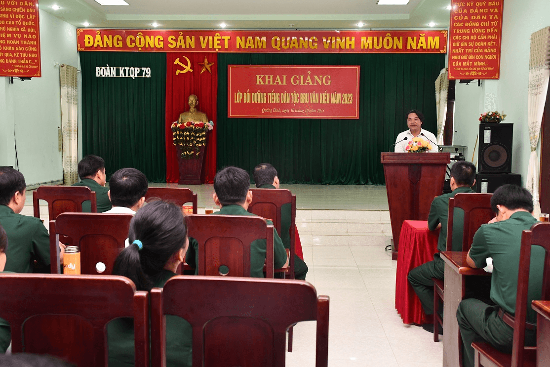 Đoàn Kinh tế-Quốc phòng 79 khai giảng lớp bồi dưỡng tiếng dân tộc Bru-Vân Kiều