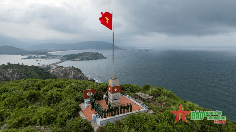 Chắc tay súng giữ vững biển, đảo quê hương