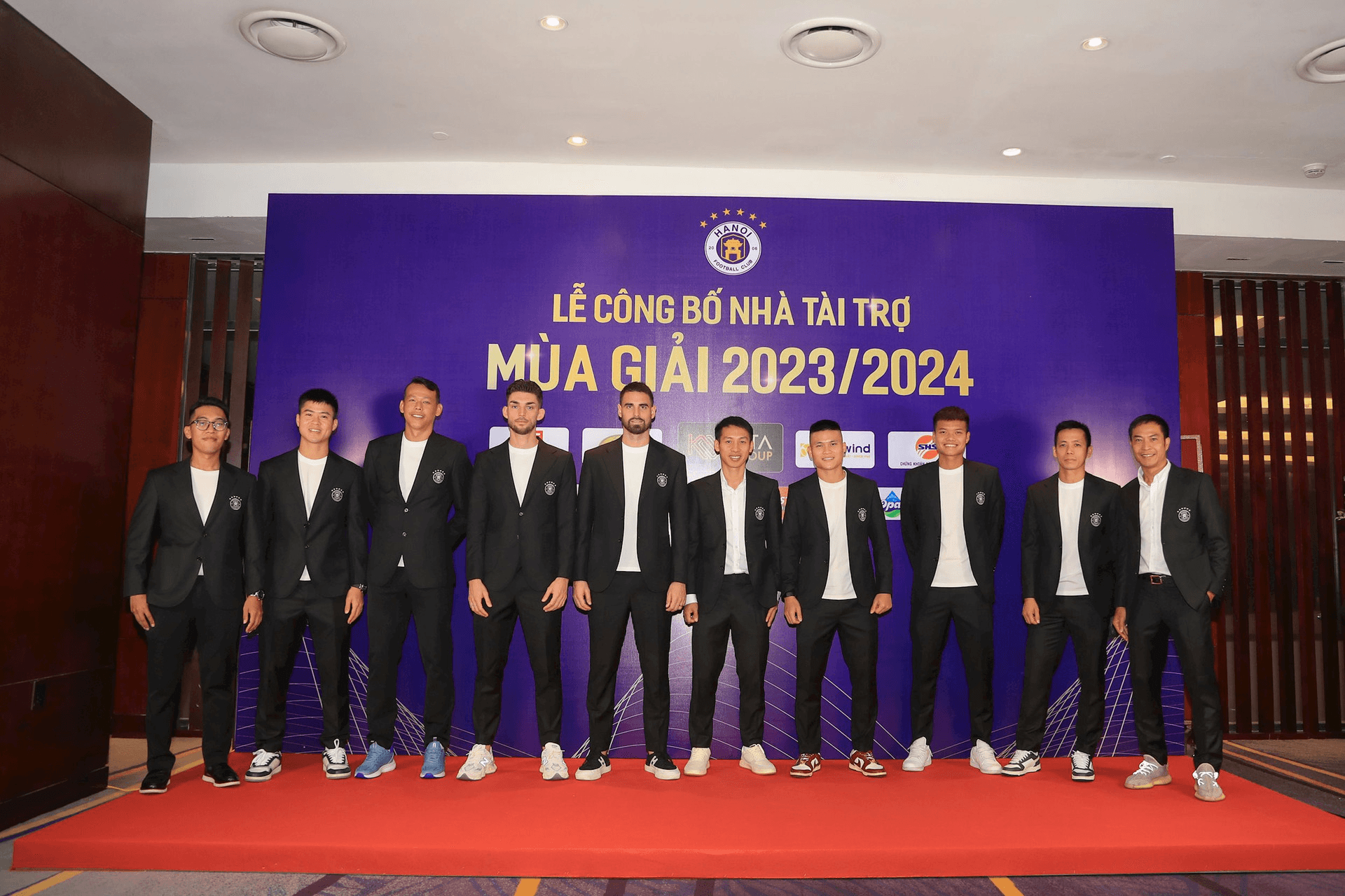 Hà Nội FC quyết vô địch V-League 2023-2024