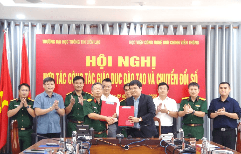 Trường Sĩ quan Thông tin: Hợp tác chuyển đổi số với Học viện Công nghệ Bưu chính Viễn thông