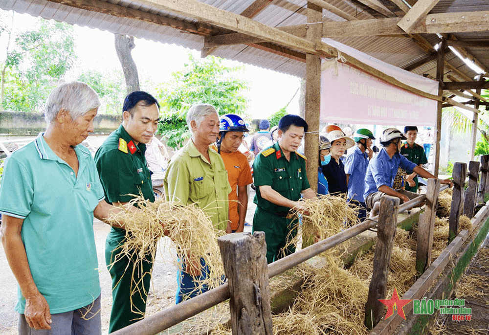 Giúp đồng bào có cuộc sống ổn định, no ấm