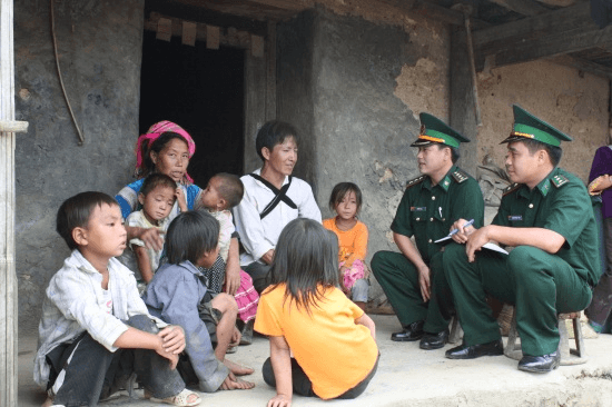 Hỏi-Đáp pháp luật: Phổ biến, giáo dục pháp luật và tuyên truyền, vận động đồng bào dân tộc thiểu số