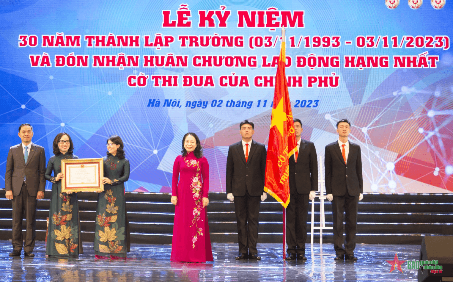 Trường Đại học Mở Hà Nội kỷ niệm 30 năm thành lập và đón nhận Huân chương Lao động hạng Nhất