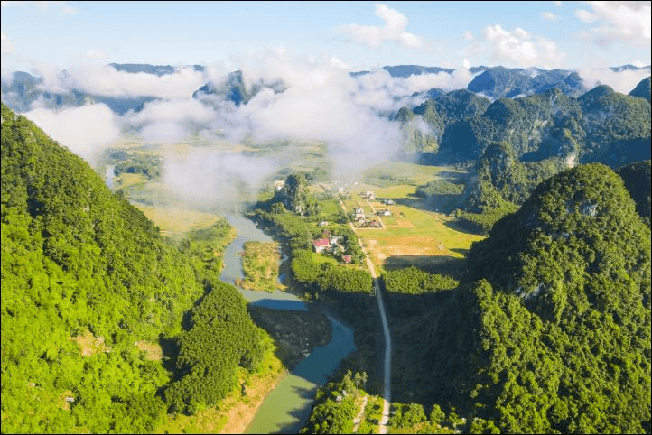 Tân Hóa, làng du lịch tốt nhất thế giới
