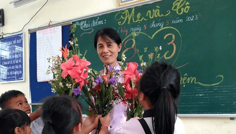 Chương trình "Chia sẻ cùng thầy cô" 2023 tôn vinh 58 cá nhân tiêu biểu