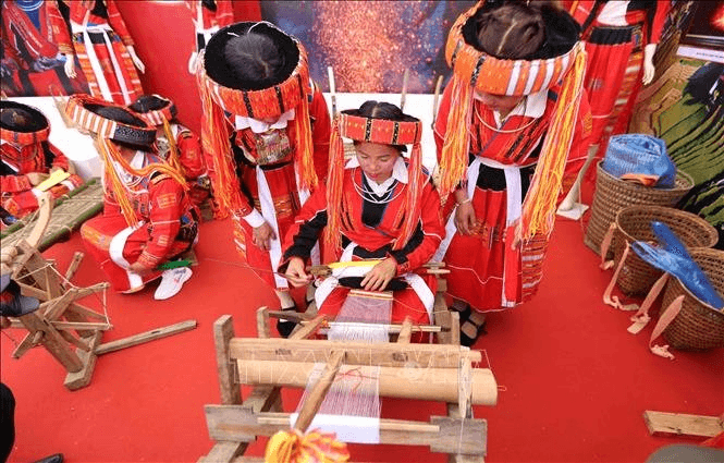 Nhiều hoạt động sôi nổi trong Ngày hội Văn hóa các dân tộc có số dân dưới 10.000 người lần thứ nhất