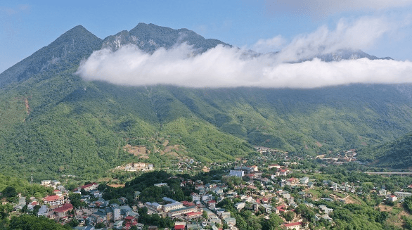 Đảng viên nêu cao trách nhiệm, làng bản chuyển mình