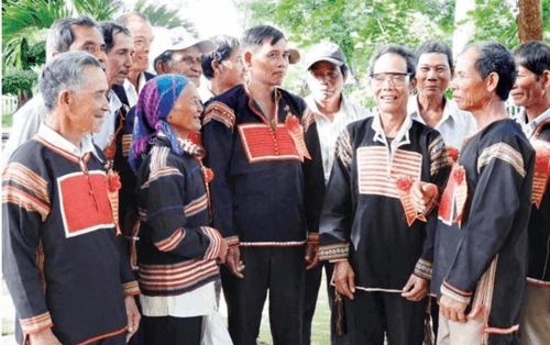 Hỏi-Đáp pháp luật: Thời gian và phạm vi thực hiện việc biểu dương, tôn vinh điển hình tiên tiến, phát huy vai trò của người có uy tín