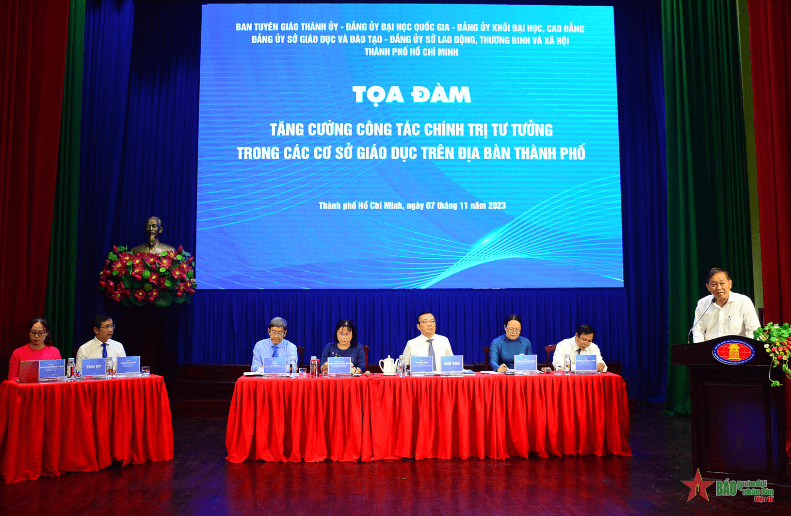 TP Hồ Chí Minh tăng cường công tác chính trị tư tưởng trong các cơ sở giáo dục