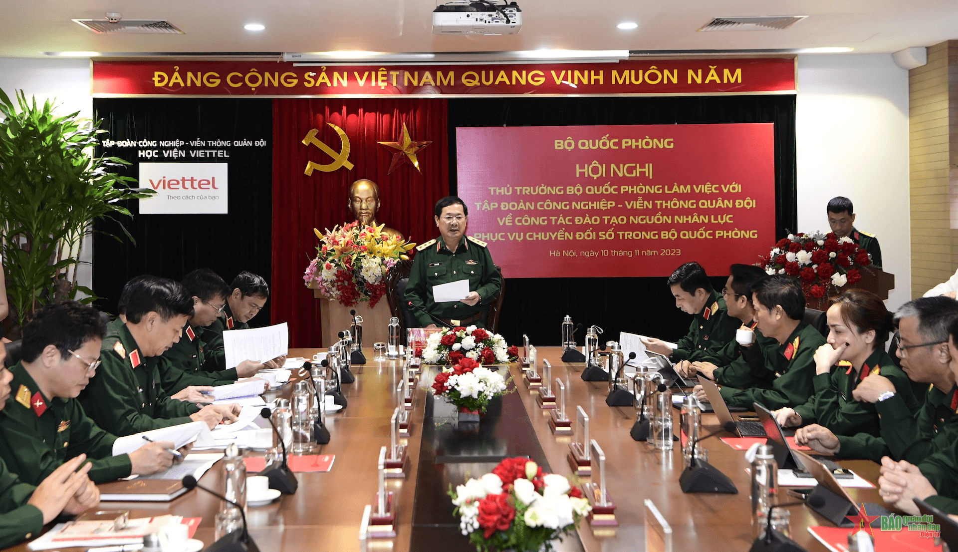 Thượng tướng Lê Huy Vịnh yêu cầu Viettel tham gia trực tiếp đào tạo nguồn nhân lực chuyển đổi số
