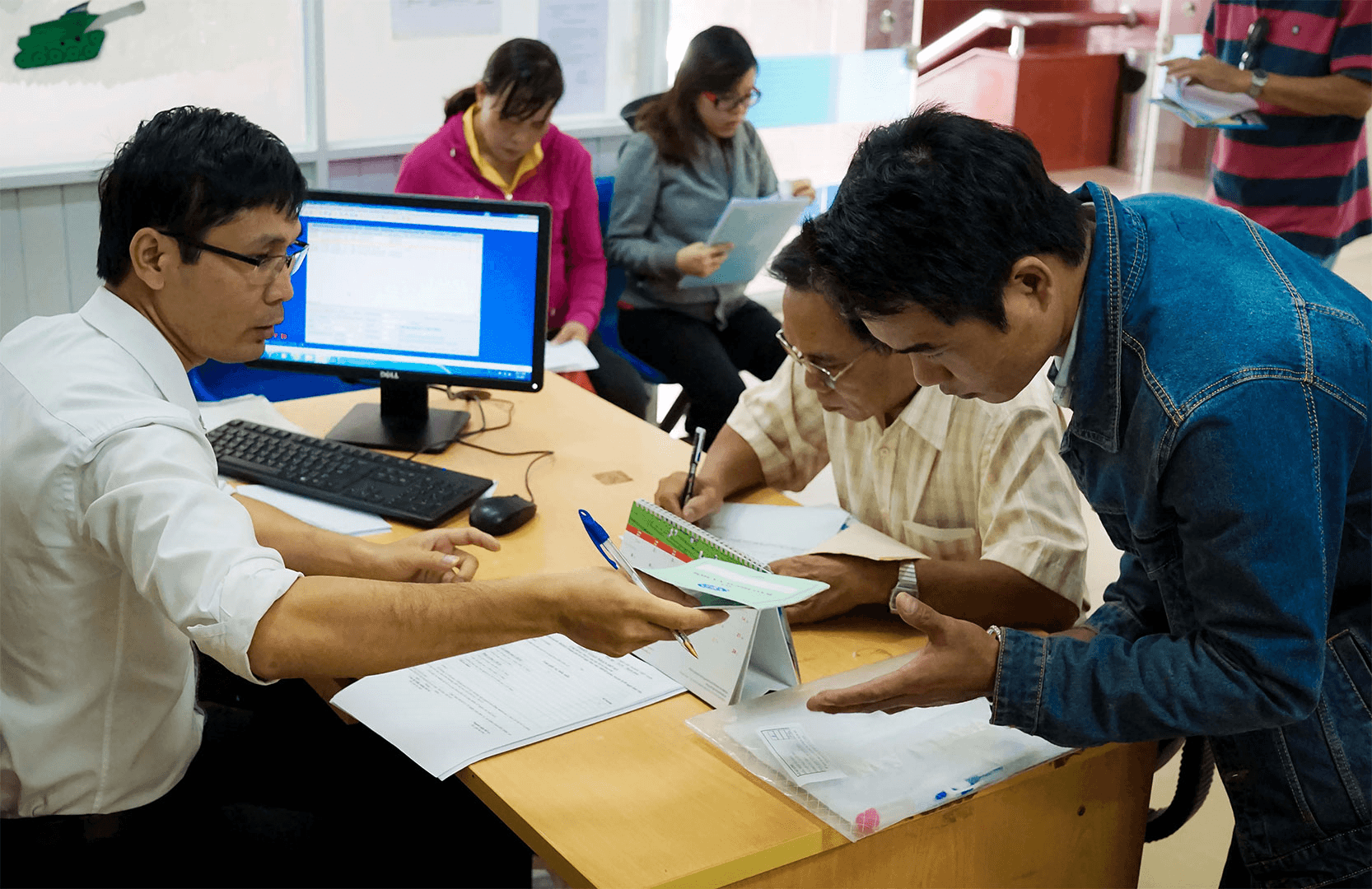 Bản tin thời sự tổng hợp tuần: Xây dựng lương cán bộ, công chức tiệm cận khu vực doanh nghiệp