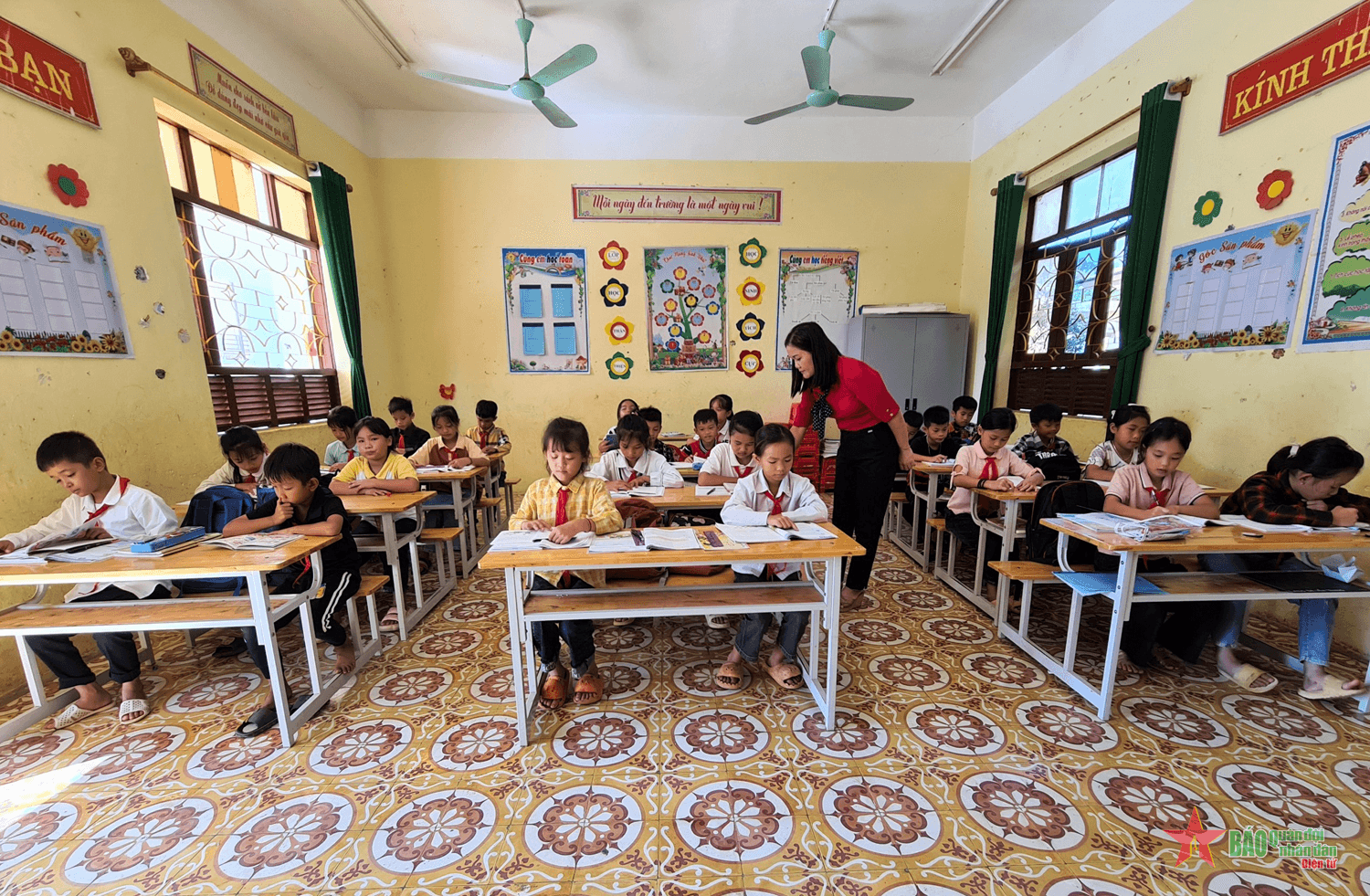 "Gieo chữ" trên non
