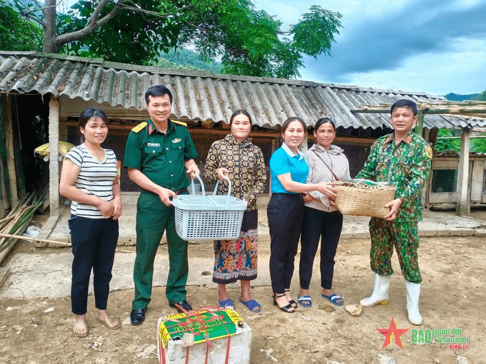 Tạo sinh kế giúp đồng bào thoát nghèo