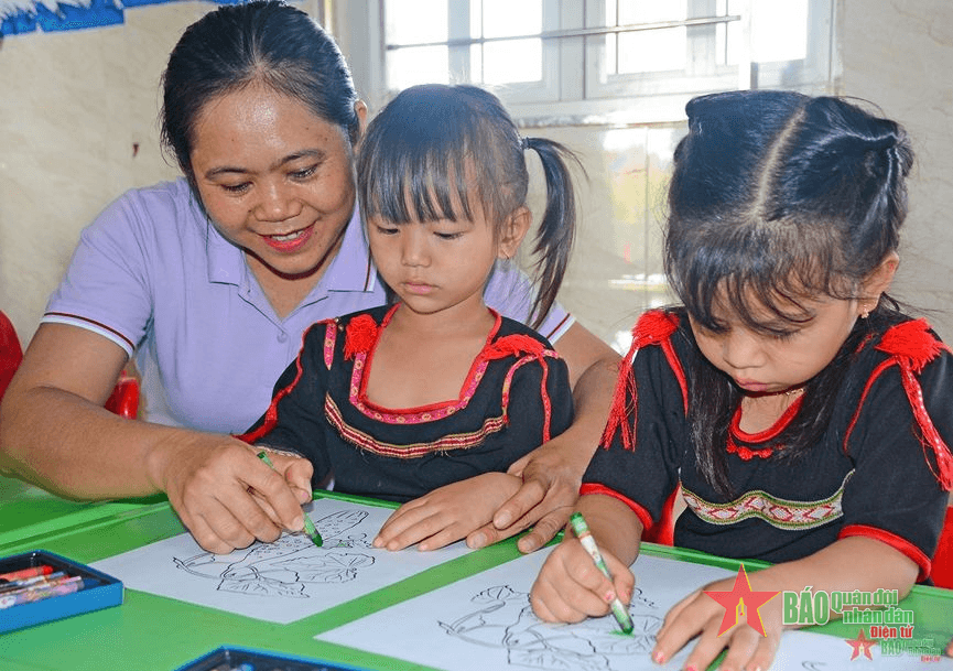 Mười năm loay hoay đổi mới giáo dục và nỗi lo "quốc sách hàng đầu"-Bài 4: Tháo gỡ điểm nghẽn để thúc đẩy giáo dục phát triển