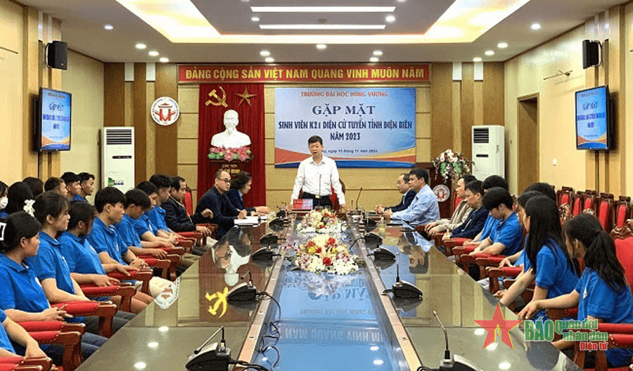 Trường Đại học Hùng Vương gặp mặt tân sinh viên diện cử tuyển của tỉnh Điện Biên