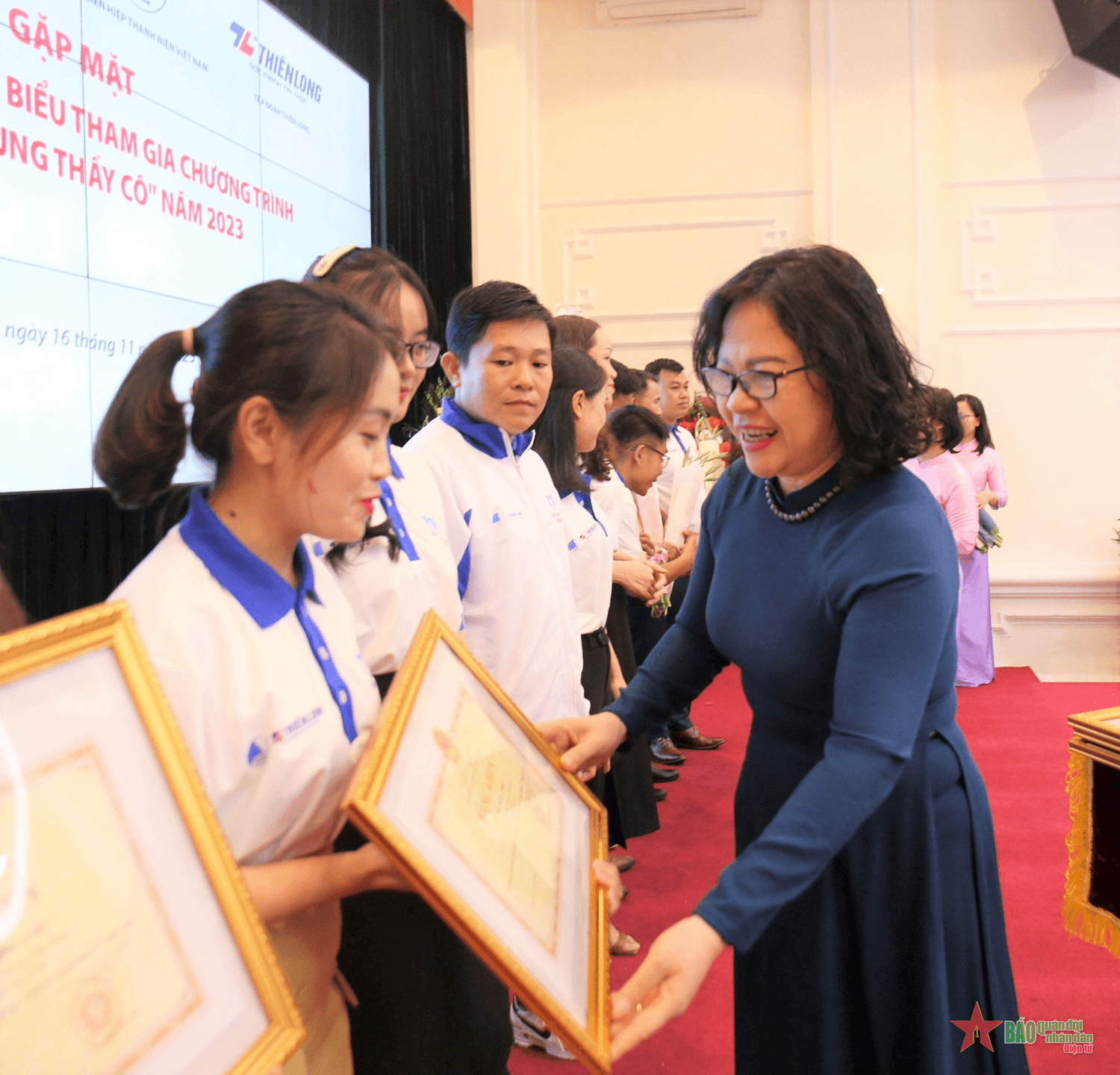 Gặp mặt các nhà giáo tiêu biểu tham gia Chương trình “Chia sẻ cùng thầy cô" năm 2023