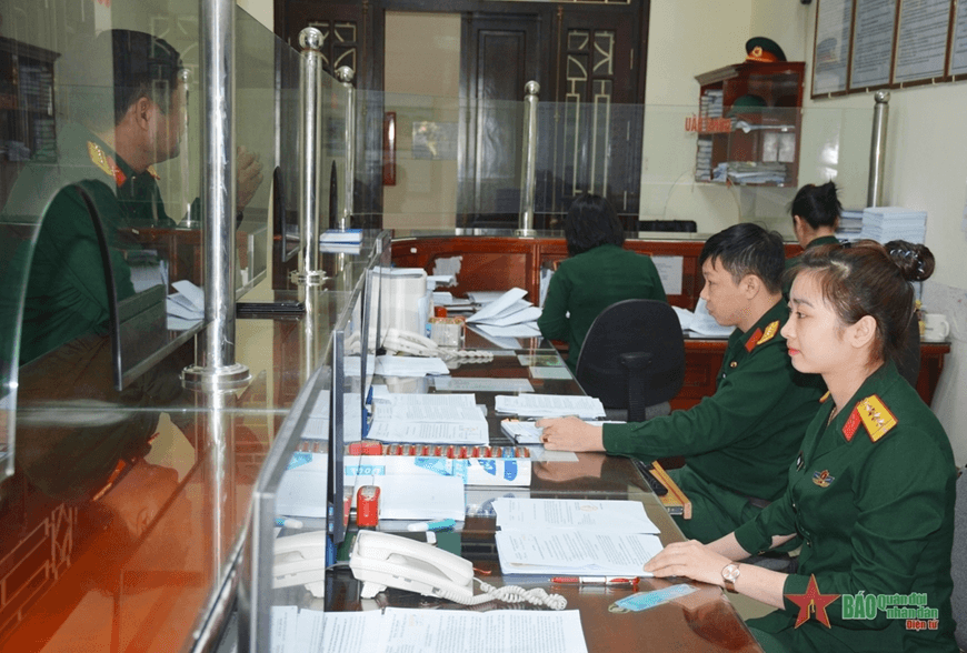 Kê khai thông tin cá nhân khi thực hiện thủ tục hành chính thuộc lĩnh vực quản lý nhà nước của Bộ Quốc phòng thực hiện như thế nào?