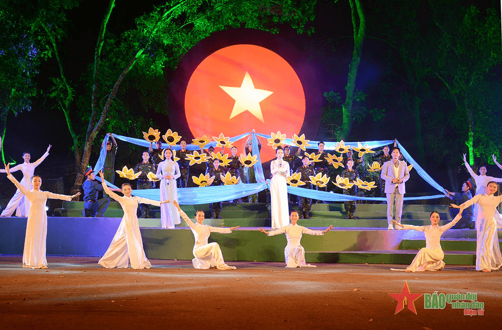 Giao lưu nghệ thuật “Ánh trăng và người đưa đò thầm lặng”
