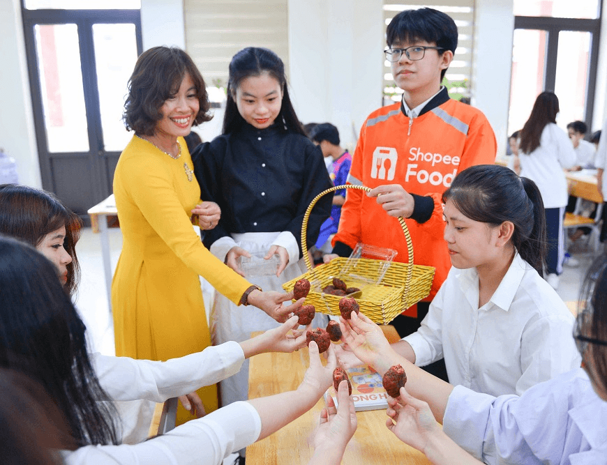 Trường THPT Trương Định kết hợp hài hòa giữa dạy học và hướng nghiệp
