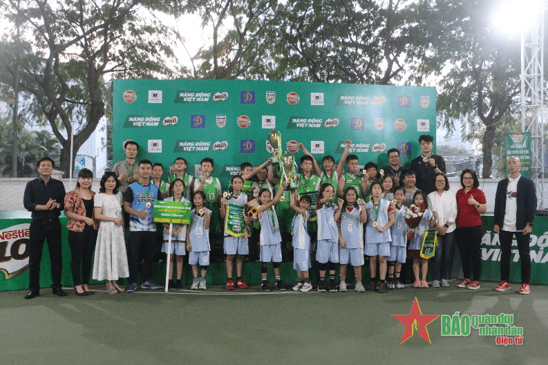 Giải bóng rổ học sinh tiểu học Hà Nội 2023 xác định 2 nhà vô địch