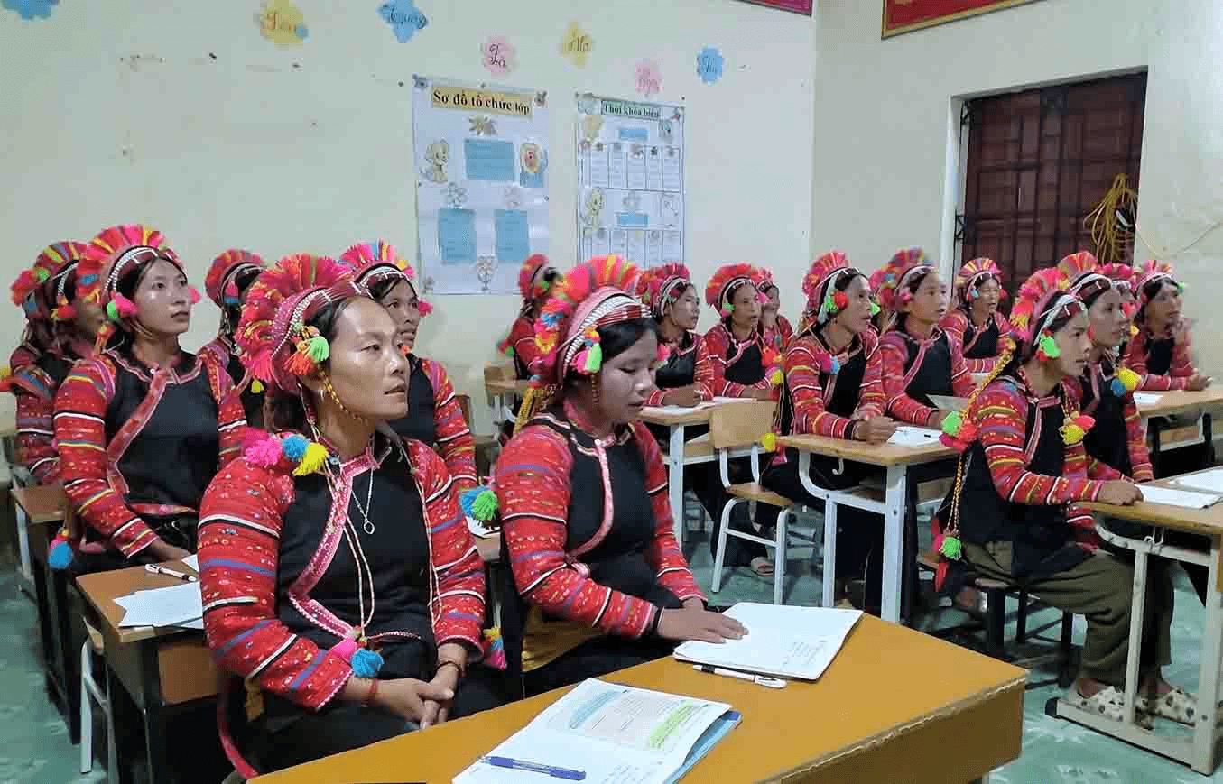 Hỏi-đáp pháp luật: Hỗ trợ người dân tham gia học xóa mù chữ