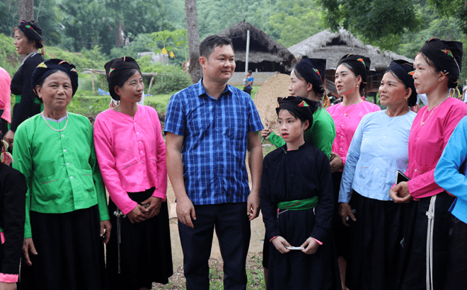 Hỏi-đáp pháp luật: Cung cấp thông tin thị trường lao động, dịch vụ hỗ trợ tìm kiếm, kết nối việc làm cho lao động là người dân tộc thiểu số